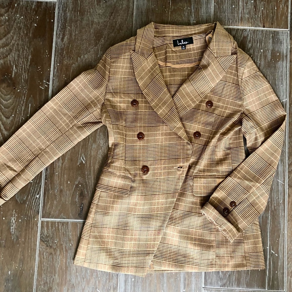 NWOT Lulu’s double breasted plaid blazer
